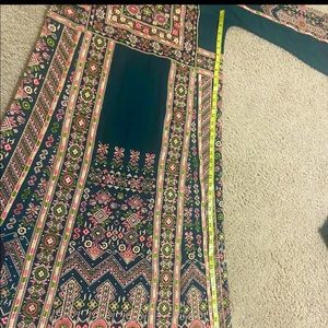 Green embroidered thobe 
New in prefect condition
Comes with belt